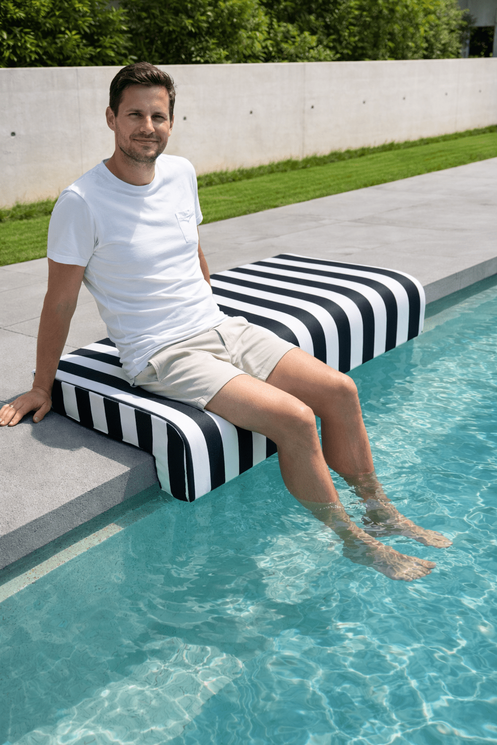 Poolside Perch - Luxe Cushion Emerald Green (600mm x 550mm) - The Cove Collective
